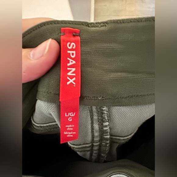 SPANX Stretch Twill Cropped Wide Leg Pants - Picture 9 of 10